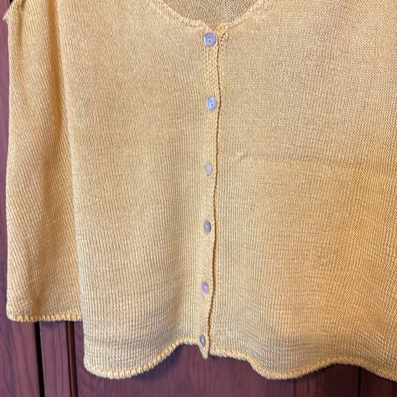 Women’s Juniors Cute Cropped Yellow Knit Camisole Top - Picture 3 of 4